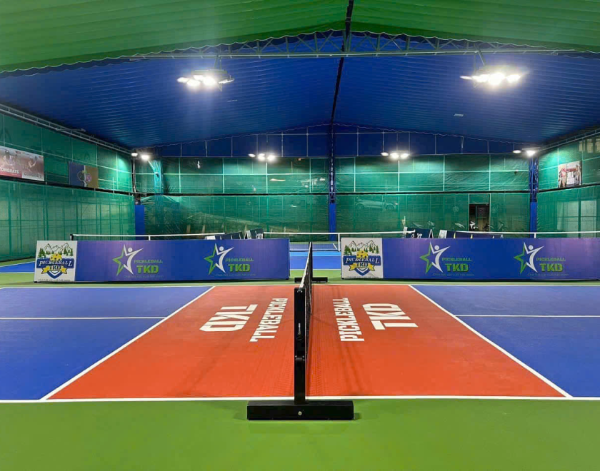 HOÀNG ANH CHUYÊN THI CÔNG MÁI CHE SÂN PICKLEBALL